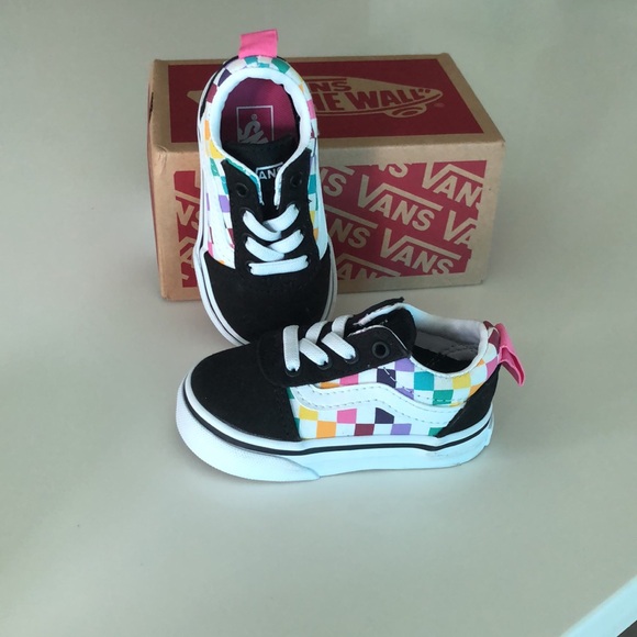 Vans - Picture 3 of 7